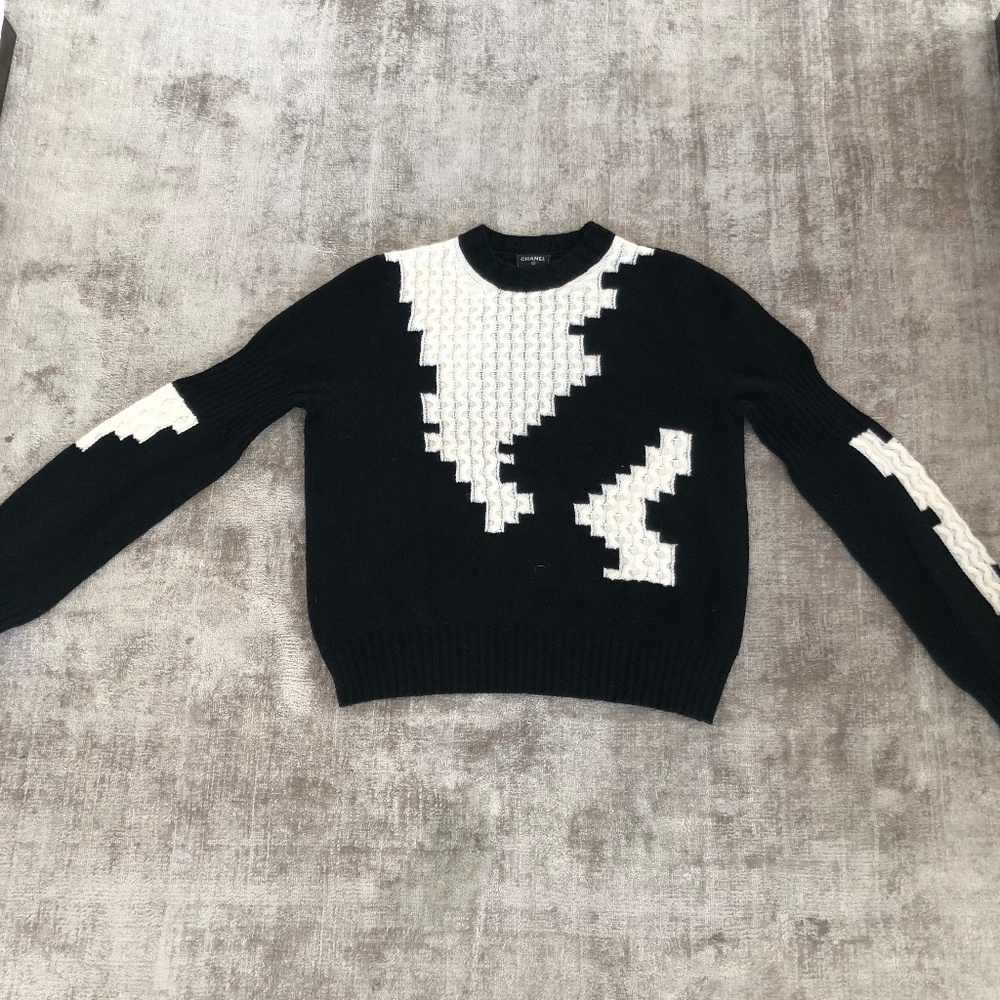 Chanel Black & White Cashmere Sweater
